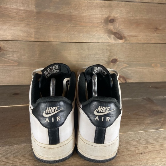 Nike Air Force one Mens size 9 shoes white leather low top sneakers - Picture 6 of 8